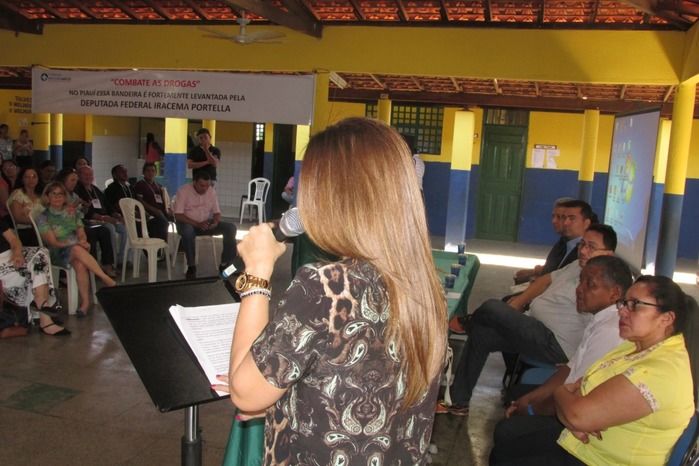 Iracema Portela e Prefeito Walter Alencar participam de Seminário em Agricolândia - Imagem 28