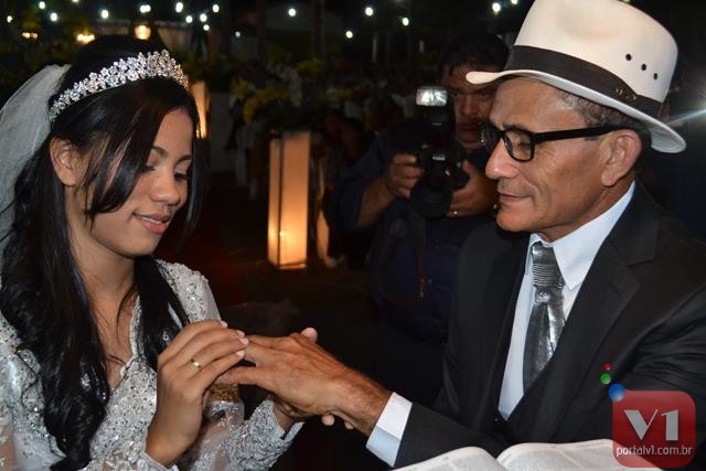 Cantora Stefhany se casa em Valença. Veja Fotos  - Imagem 9