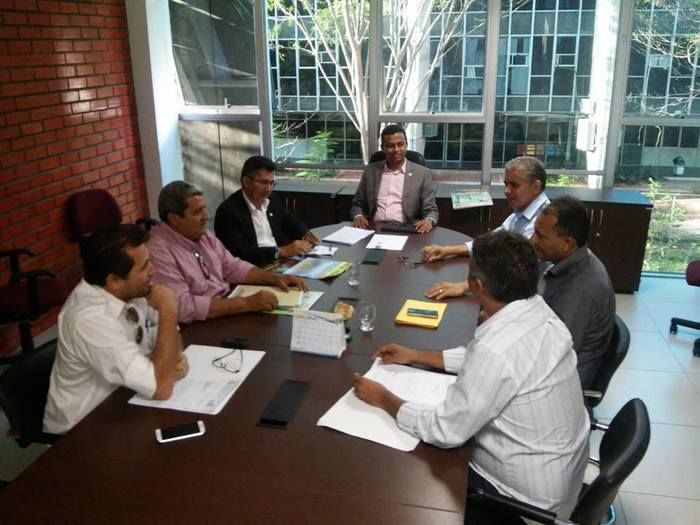 MAIS SAÚDE: PREFEITO ZÉ RESENDE SE REÚNE COM SECRETÁRIO DE SAÚDE DO PIAUÍ E SOLICITA O PROGRAMA “AMIGOS DO PEITO” PARA BOA HORA - Imagem 1