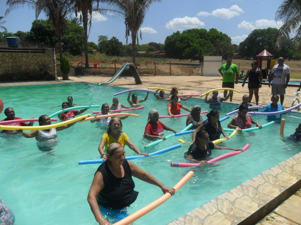 Idosos de Lagoinha participam de manhã de Lazer - Imagem 21