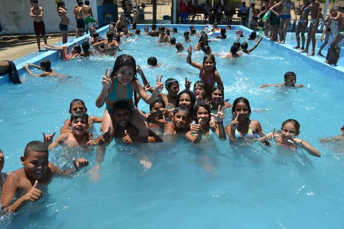 Alunos das escolas João Jacob de Araújo e Tertuliano Sanches Leal participam de um dia de lazer - Imagem 8