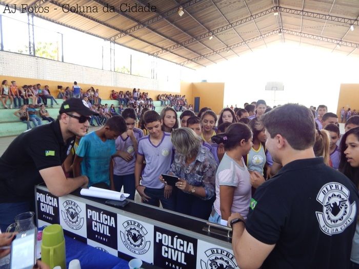 Polícia Civil realiza palestra preventiva para estudantes contra as Drogas  - Imagem 55