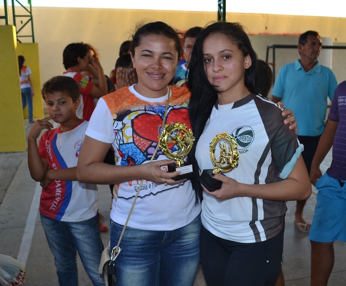 Terceiro dia da VII Semana Cultural do ASA tem disputas de jogos esportivos, educativos e o jogo dos pais - Imagem 65