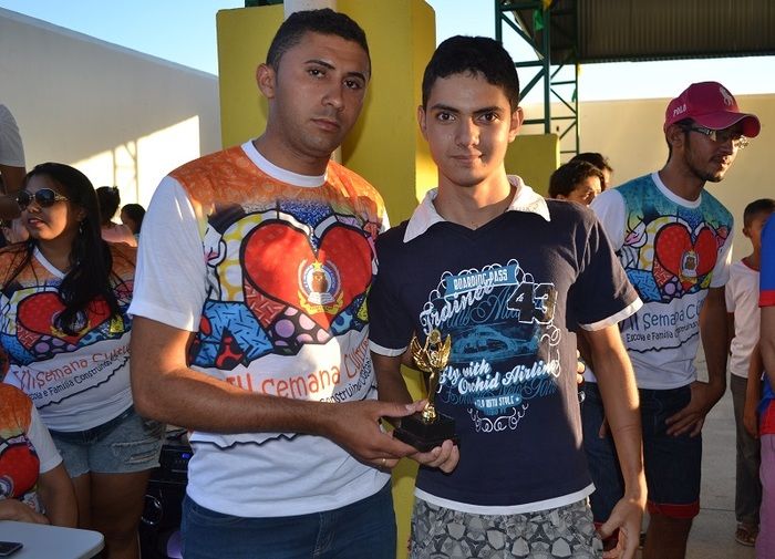 Terceiro dia da VII Semana Cultural do ASA tem disputas de jogos esportivos, educativos e o jogo dos pais - Imagem 55