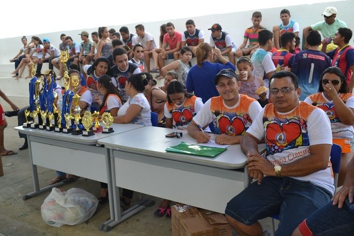 Terceiro dia da VII Semana Cultural do ASA tem disputas de jogos esportivos, educativos e o jogo dos pais - Imagem 37
