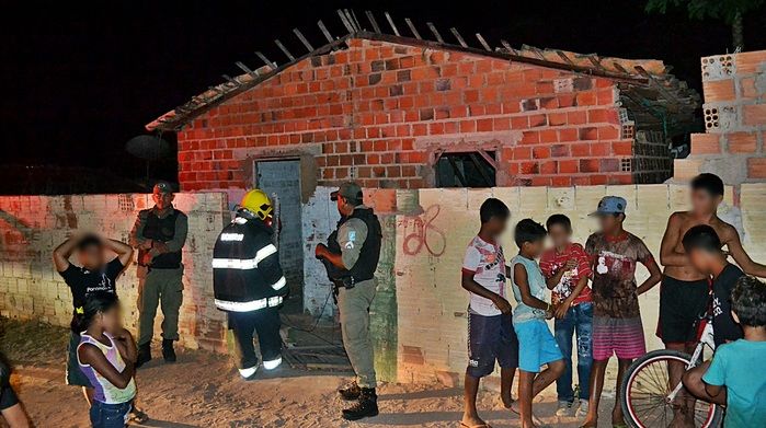 Telhado de casa desaba sobre família em Parnaíba e deixa feridos - Imagem 7