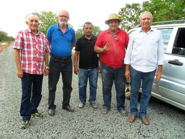 Boa Hora: Prefeito Zé Resende retoma obras e recebe visita do Diretor do DER-PI - Imagem 4