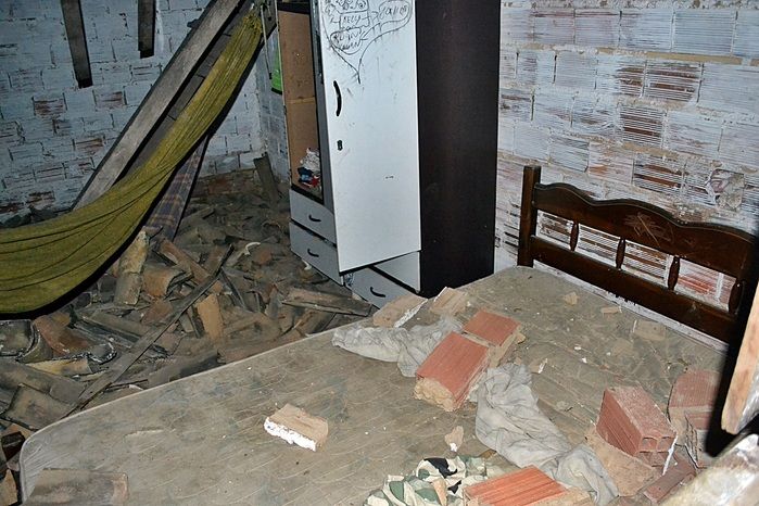 Telhado de casa desaba sobre família em Parnaíba e deixa feridos - Imagem 5