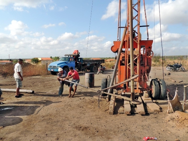 Prefeitura e Agespisa iniciam perfuração de poço em Água Branca - Imagem 1