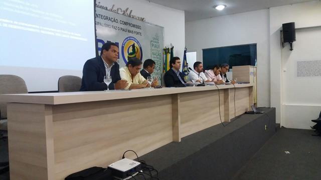 Prefeito Venicio do Ó participa de encontro sobre consórcios municipais - Imagem 3