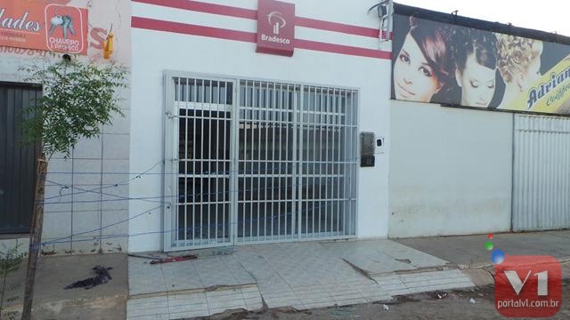 Assaltantes usam reféns em tentativa de assalto a Bradesco de Pimenteiras - Imagem 3