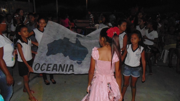 Crianças emocionam público ao darem show no festival de leitura em Santo Inácio - Imagem 81