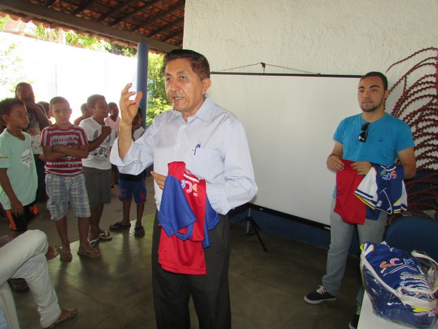 Secretaria Municipal de Assistência Social Entrega Material Esportivo Para Alunos do SCVF - Imagem 7
