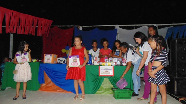 Crianças emocionam público ao darem show no festival de leitura em Santo Inácio - Imagem 70