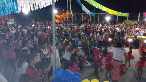 Crianças emocionam público ao darem show no festival de leitura em Santo Inácio - Imagem 107