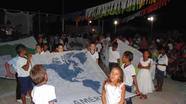 Crianças emocionam público ao darem show no festival de leitura em Santo Inácio - Imagem 82