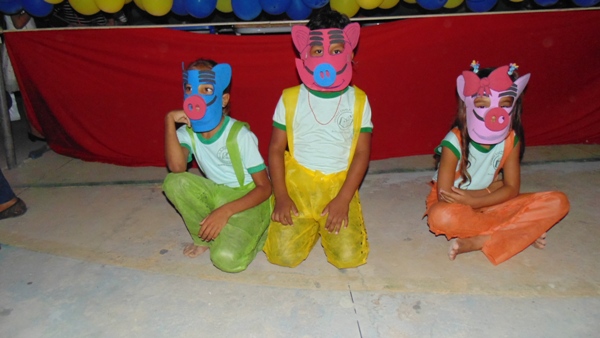 Crianças emocionam público ao darem show no festival de leitura em Santo Inácio - Imagem 61