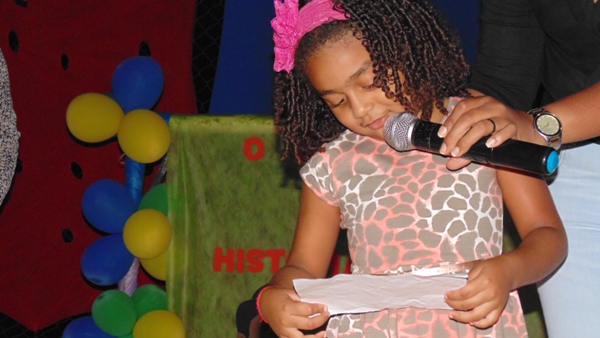 Crianças emocionam público ao darem show no festival de leitura em Santo Inácio - Imagem 29