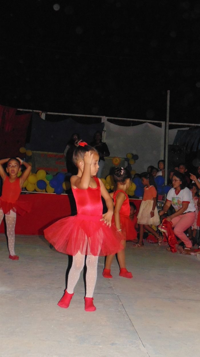 Crianças emocionam público ao darem show no festival de leitura em Santo Inácio - Imagem 34