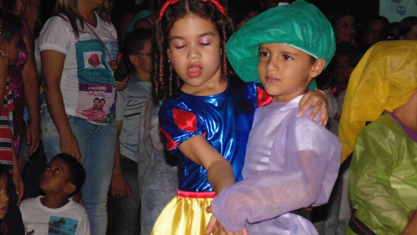 Crianças emocionam público ao darem show no festival de leitura em Santo Inácio - Imagem 45