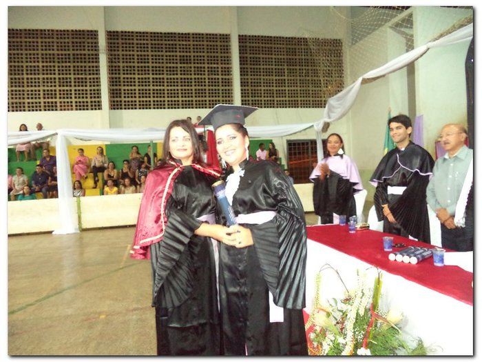 Polo da UAB/UESPI da Cidade de Inhuma-PI outorga o grau a 31 formandos do Curso de Licenciatura em Letras Espanhol - Imagem 48