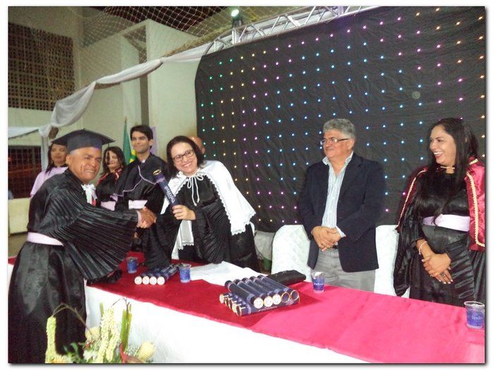 Polo da UAB/UESPI da Cidade de Inhuma-PI outorga o grau a 31 formandos do Curso de Licenciatura em Letras Espanhol - Imagem 50