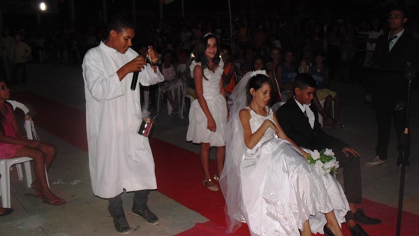 Segunda noite do Festival de Leitura  alunos conta  história literária Lisbela e o Prisioneiro  - Imagem 8