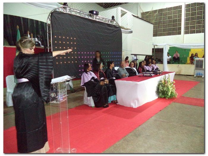 Polo da UAB/UESPI da Cidade de Inhuma-PI outorga o grau a 31 formandos do Curso de Licenciatura em Letras Espanhol - Imagem 17