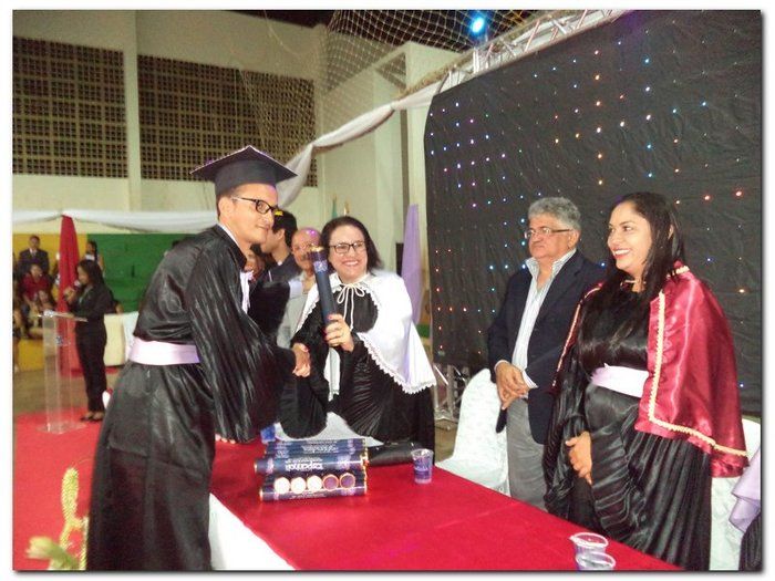 Polo da UAB/UESPI da Cidade de Inhuma-PI outorga o grau a 31 formandos do Curso de Licenciatura em Letras Espanhol - Imagem 43