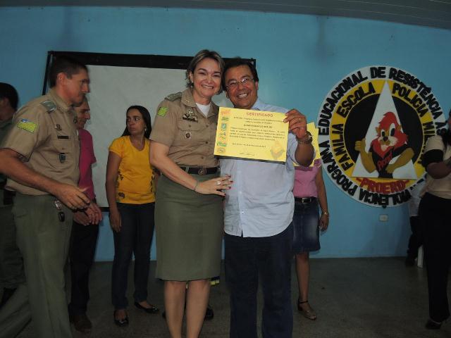 Secretário de segurança Fábio Abreu entrega certificação para alunos do Proerd em Água Branca - Imagem 10