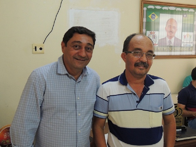 Prefeitura de Monsenhor Gil viabiliza a construção de calçamentos em 4 bairros