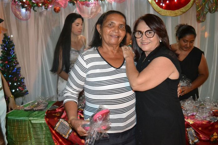 SEMAS e CRAS promovem festa para idosos e encerram as confraternizações 2015 junto aos grupos dos SCFV - Imagem 47