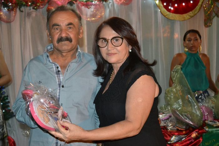 SEMAS e CRAS promovem festa para idosos e encerram as confraternizações 2015 junto aos grupos dos SCFV - Imagem 32