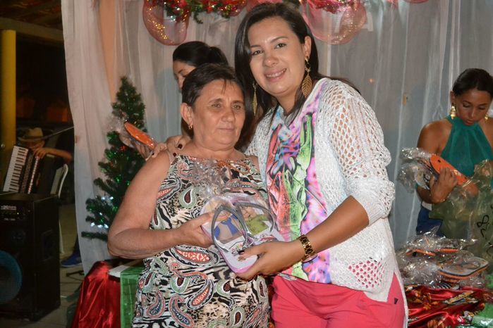 SEMAS e CRAS promovem festa para idosos e encerram as confraternizações 2015 junto aos grupos dos SCFV - Imagem 35