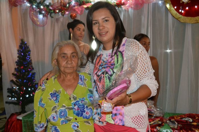 SEMAS e CRAS promovem festa para idosos e encerram as confraternizações 2015 junto aos grupos dos SCFV - Imagem 17