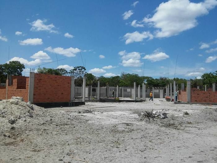 MAIS TRABALHO: PREFEITO ZÉ RESENDE ANUNCIA OBRA DE COBERTURA DA ESCOLA-PADRÃO EM BOA HORA - Imagem 1