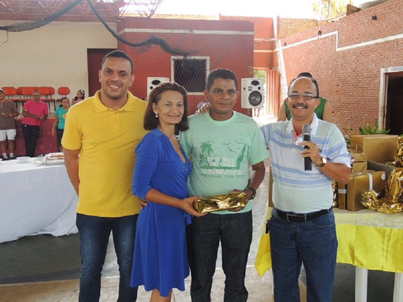          Servidor público municipal é homenageado pelo Poder Público Municipal