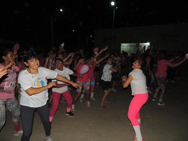 Caminhada do Outubro Rosa reúne mais de 800 mulheres em Água Branca - Imagem 7