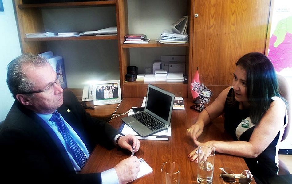 Ao lado de Assis Carvalho, Neuma Café busca recursos no DF