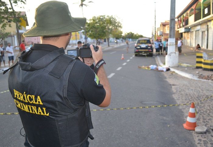 Motociclista morre após passar reto em curva em avenida de Parnaíba - Imagem 5