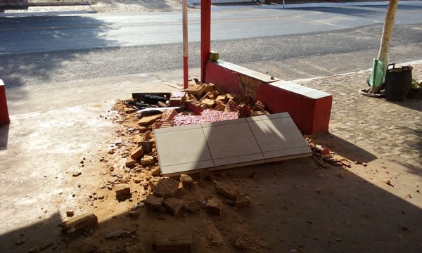 Carro desgovernado por pouco não causa uma tragédia - Imagem 5