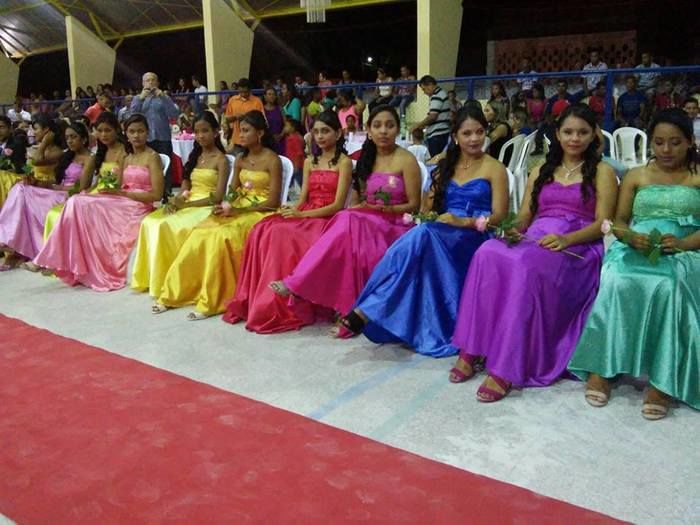 FESTA DOS SONHOS: PREFEITURA DE BOA HORA REALIZA I BAILE DE DEBUTANTES PARA ADOLESCENTES DO MUNICÍPIO; FESTA FOI UM SUCESSO - Imagem 1