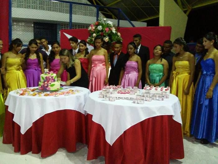 FESTA DOS SONHOS: PREFEITURA DE BOA HORA REALIZA I BAILE DE DEBUTANTES PARA ADOLESCENTES DO MUNICÍPIO; FESTA FOI UM SUCESSO - Imagem 7
