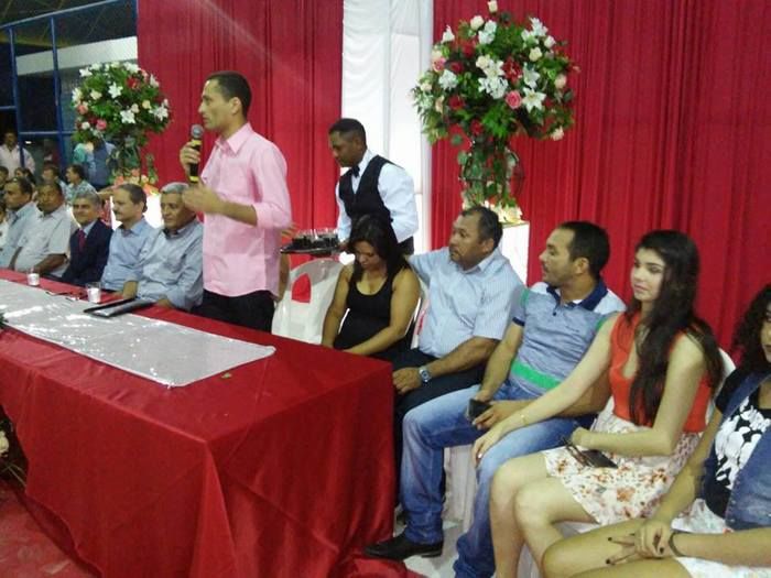 FESTA DOS SONHOS: PREFEITURA DE BOA HORA REALIZA I BAILE DE DEBUTANTES PARA ADOLESCENTES DO MUNICÍPIO; FESTA FOI UM SUCESSO - Imagem 8