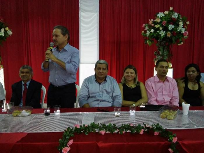 FESTA DOS SONHOS: PREFEITURA DE BOA HORA REALIZA I BAILE DE DEBUTANTES PARA ADOLESCENTES DO MUNICÍPIO; FESTA FOI UM SUCESSO - Imagem 15