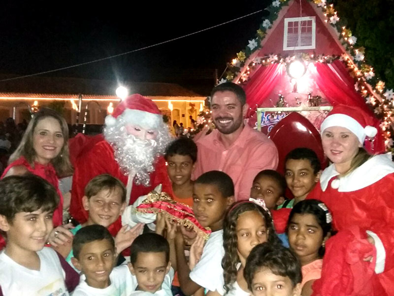 Prefeitura de Oeiras faz a abertura oficial do Natal com decoração especial