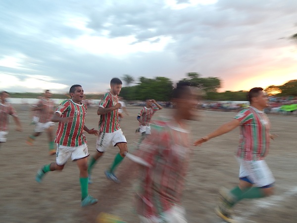  Fluminense campeão Lagoinhense 2015 - Imagem 33