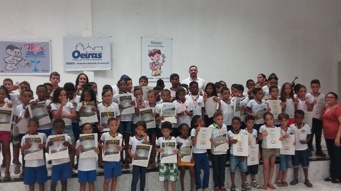 Lukano Sá entrega medalhas a alunos da rede municipal - Imagem 28