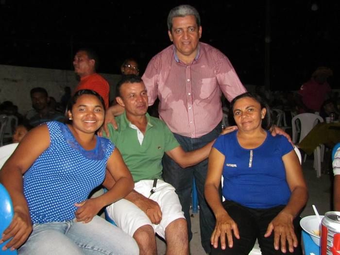 BOA HORA EM FESTA: ZÉ RESENDE ARRASTA MULTIDÃO E COMEMORA SEUS 51 ANOS NO MEIO DO POVO - Imagem 33