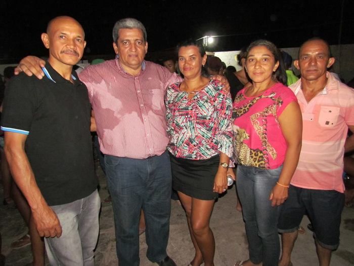 BOA HORA EM FESTA: ZÉ RESENDE ARRASTA MULTIDÃO E COMEMORA SEUS 51 ANOS NO MEIO DO POVO - Imagem 94